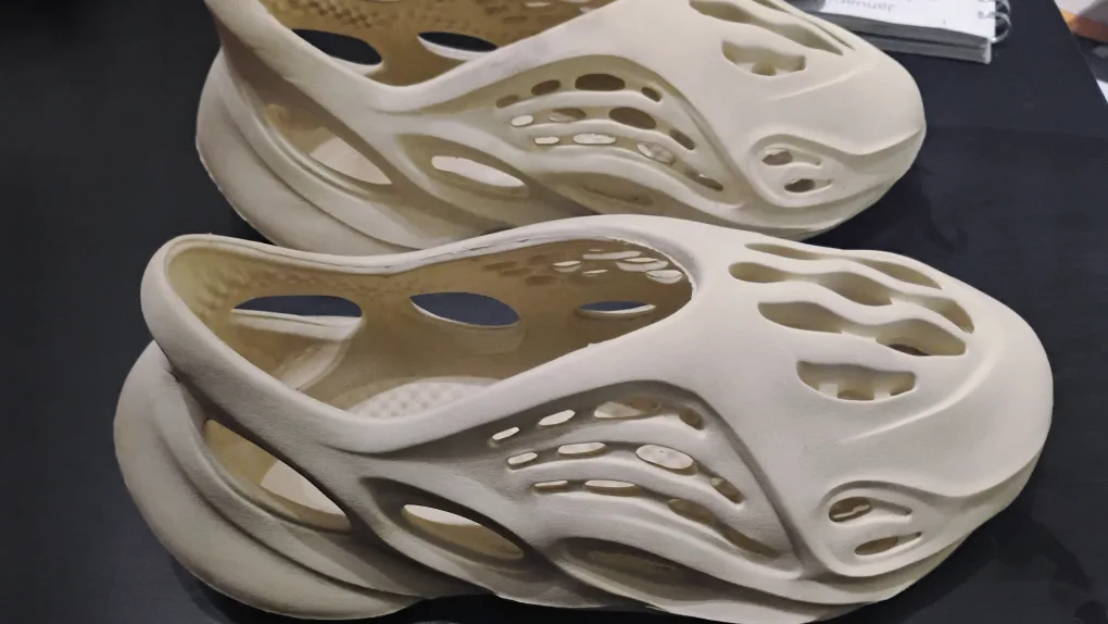 🍁Yeezy Foam Runners - Bone Colour thumbnail