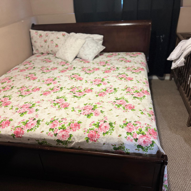 Queen Bedroom Set - Bed, Dresser and Mirror