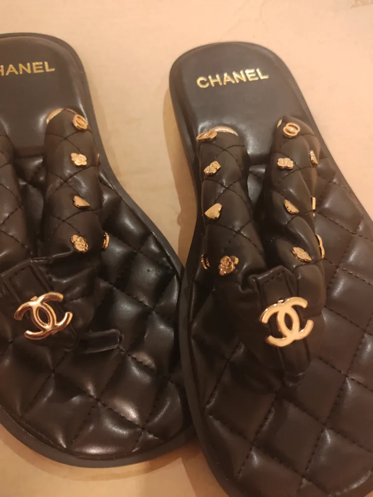 CHANEL Sandals image indicator(2)