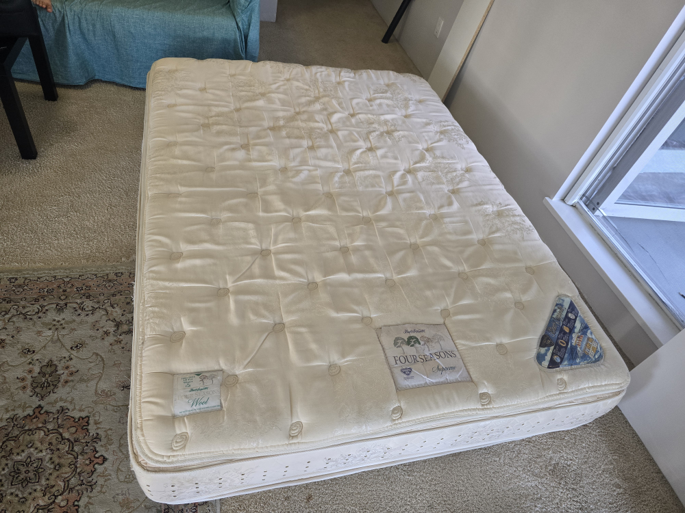 Queen bed and mattress - photo 3