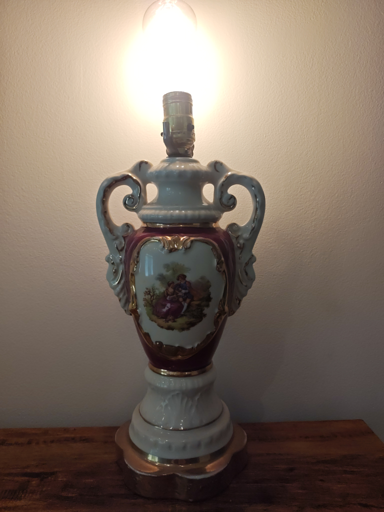 Vintage Floral Table Lamp - photo 2