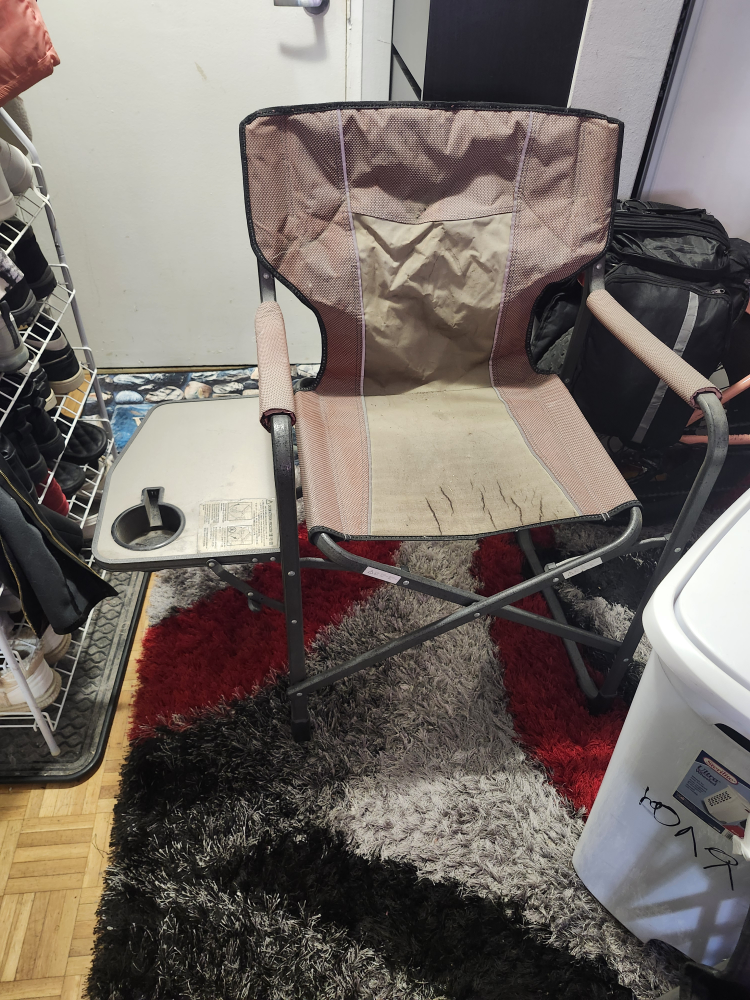5 pcs folding chairs, 1 pc $10 - photo 3