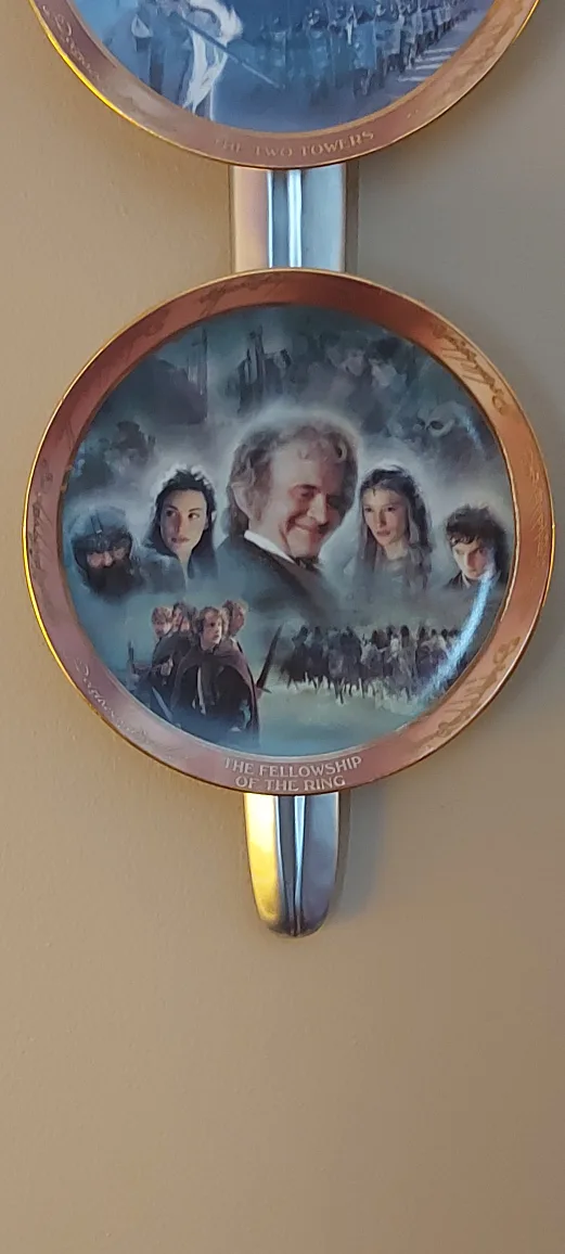 Lord of the Rings Decorative Plate Collection image indicator(7)