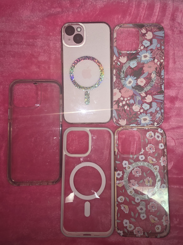 iPhone 15 Plus with accessories - photo 5