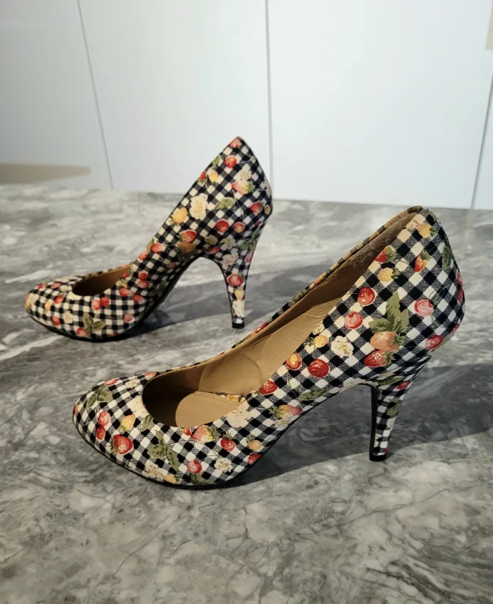 Forever 21 Picnic Floral Strawberry Cherry Gingham Heels thumbnail