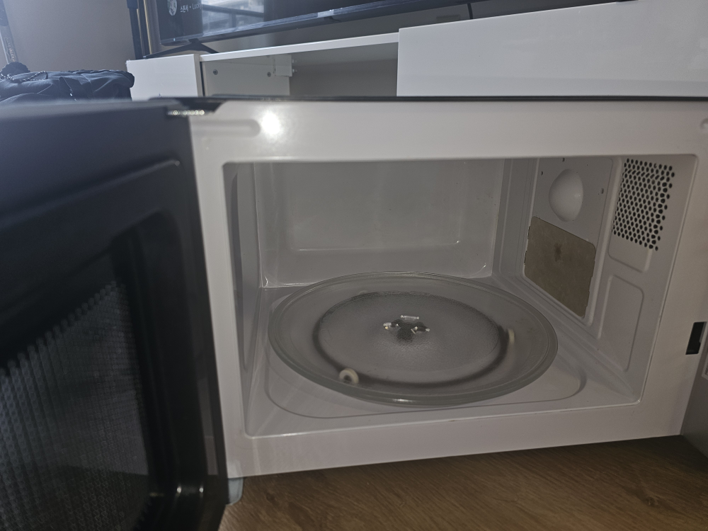 Hamilton Beach Microwave Oven - photo 2
