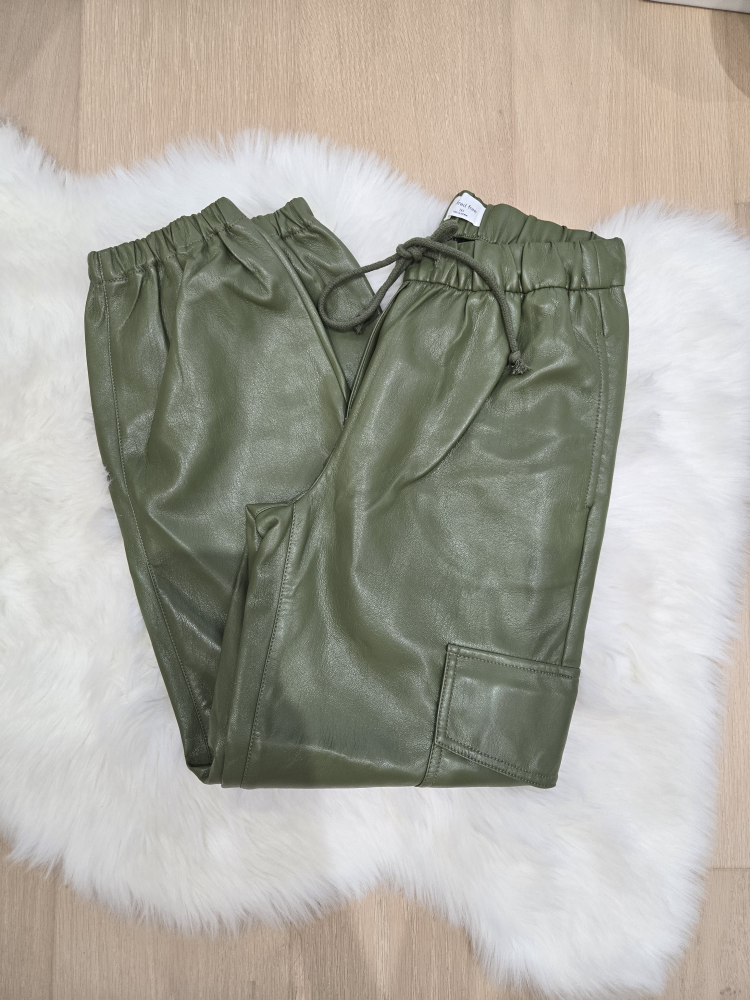 Aritzia Wilfred Free Selena Jogger
