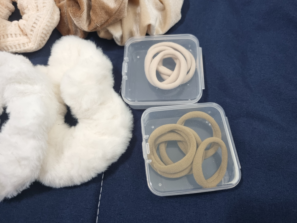 Scrunchie and Hair Tie Set - photo 2