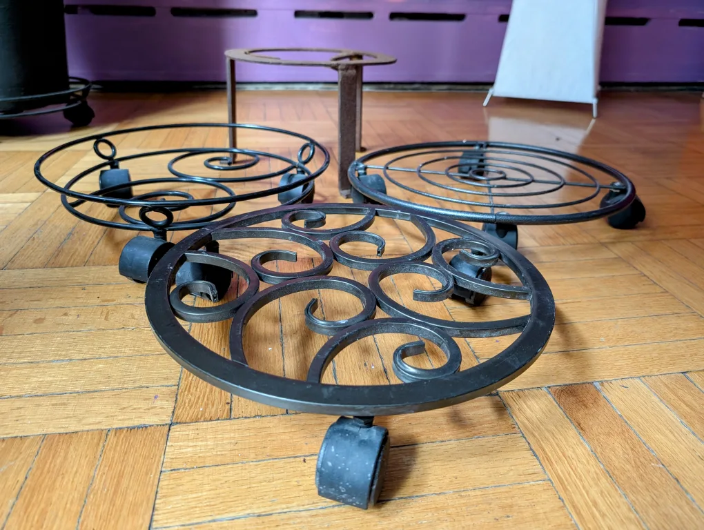 4 Metal Plant Stands 3 with wheels image indicator(2)