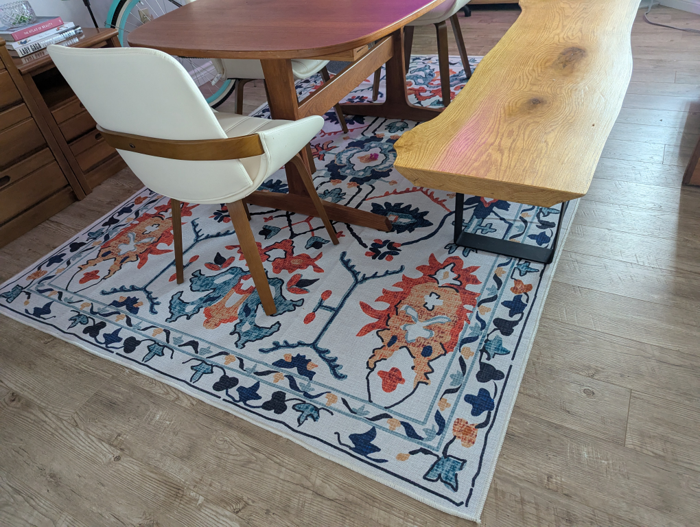 Area Rug with Ornate Pattern - 6 X 9 - photo 4