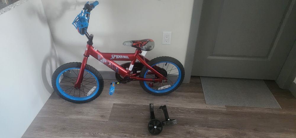 Spiderman Kids' Bike - Great Condition! - photo 3