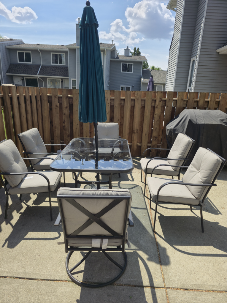 Outdoor Patio Dining Set with Umbrella