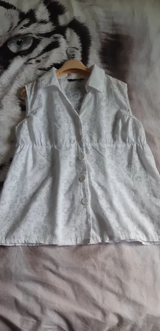 Brody Myles White Floral Sleeveless Blouse thumbnail