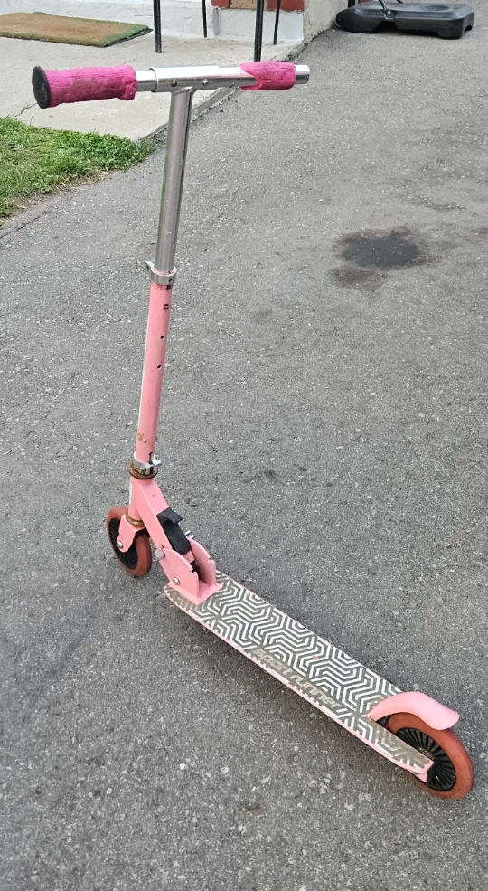 two Pink SportRunner Scooters thumbnail