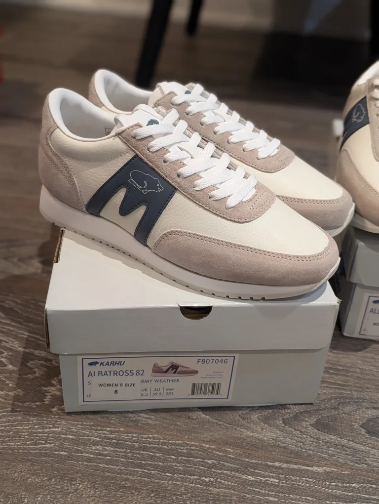 BNIB,Karhu Albatross 82 Sneakers - size 8 and 9 womens image indicator(2)