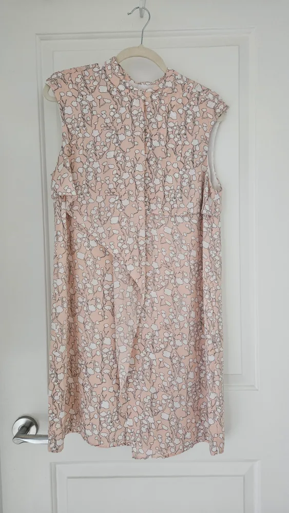TRISTAN Floral Dress, Peach color, Size Medium (6-8) thumbnail