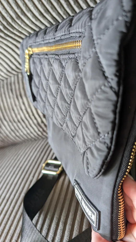 LIKE NEW - Black Steve Madden Crossbody Bag image indicator(9)