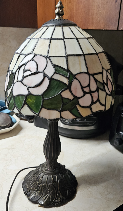 Stained Glass Look Floral Table Lamp - photo 2