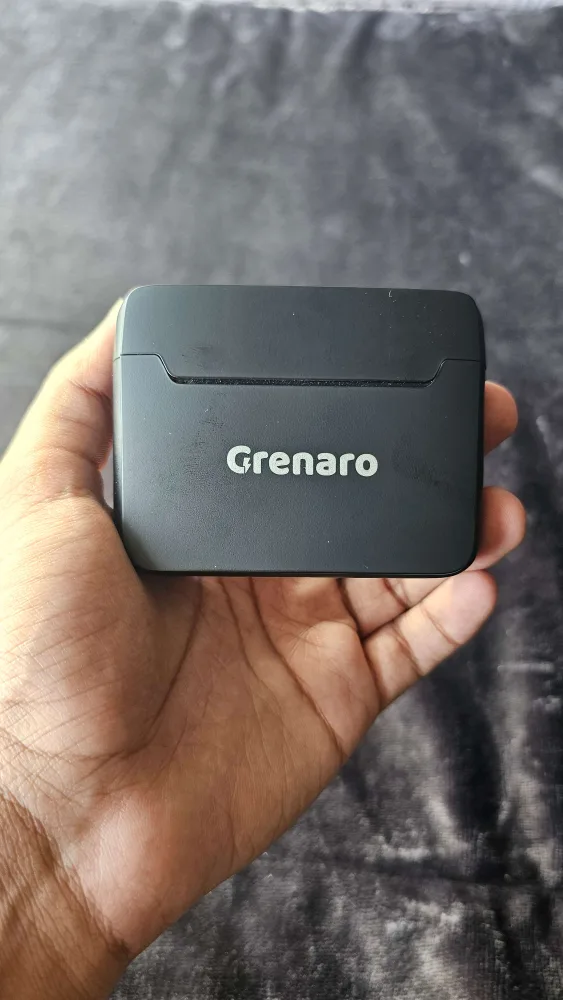 Wireless Microphone with 3 Level Noise Reduction + Charging Case image indicator(4)