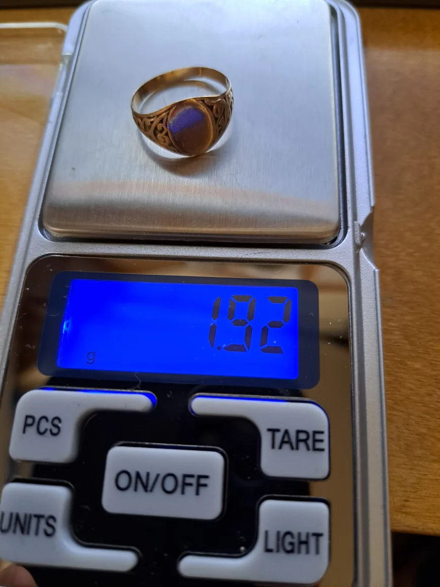 Vintage Gold Signet Ring image indicator(6)