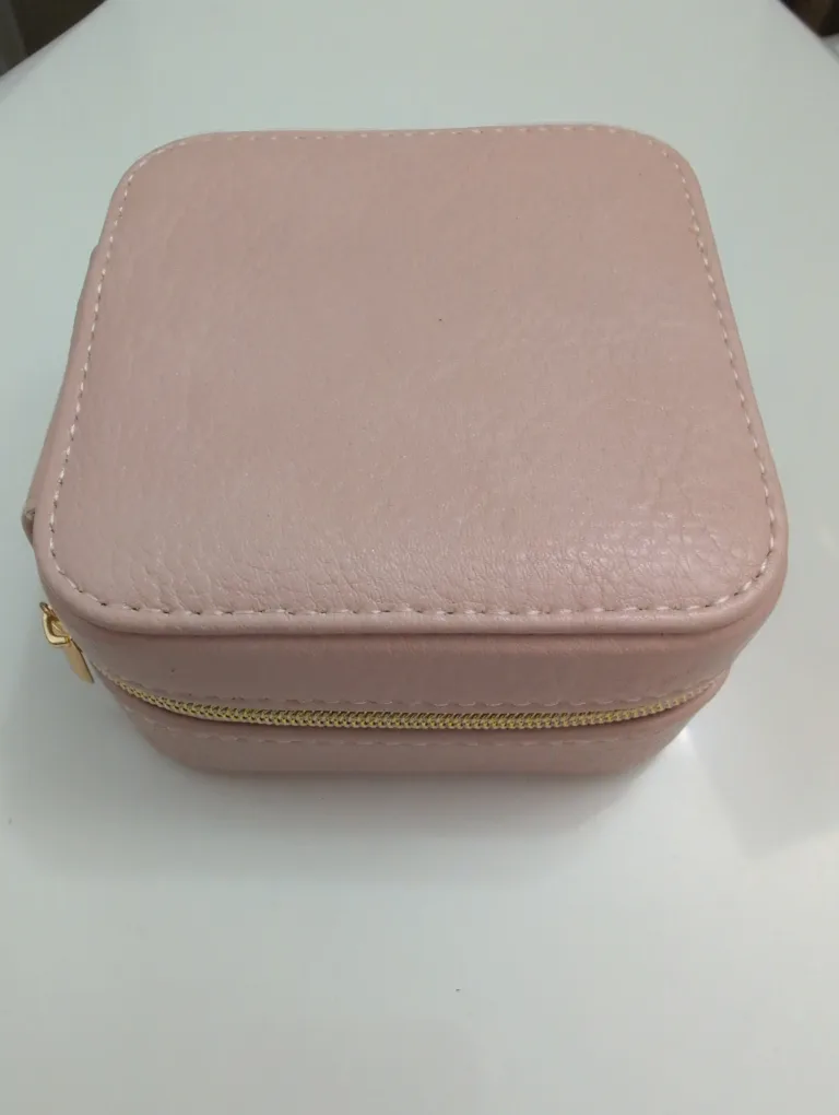 Pink mini jewelry case 💚🥕 image indicator(4)