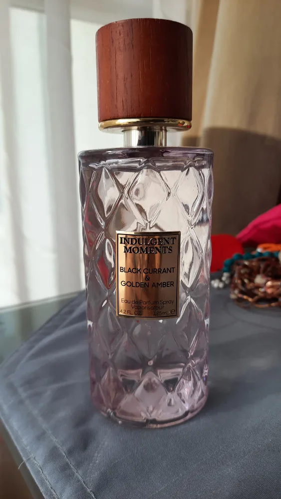 Indulgent Moments Black Currant & Golden Amber Perfume thumbnail