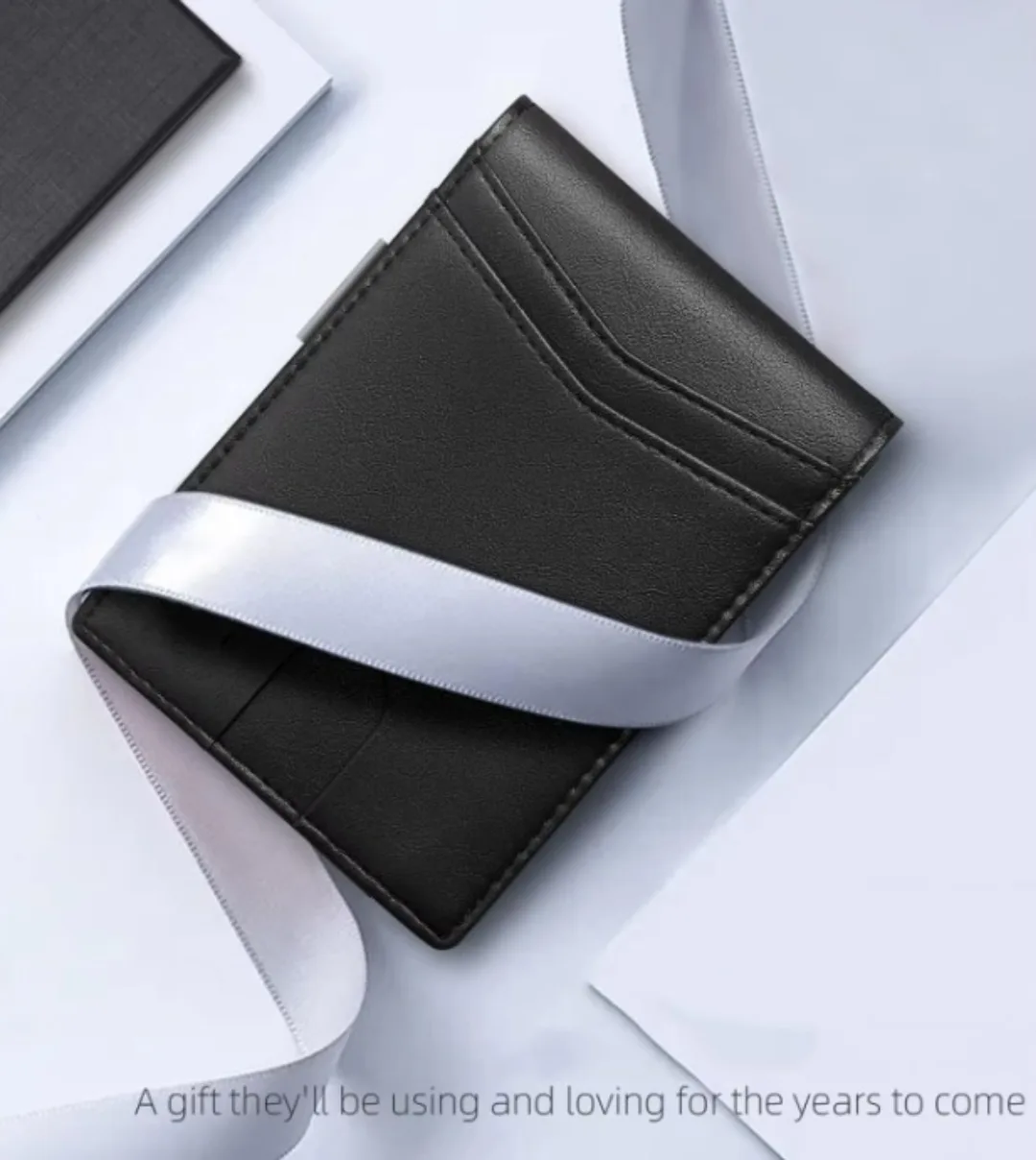 Minimalist men's RFID blocking ultra-thin 12-card wallet image indicator(2)