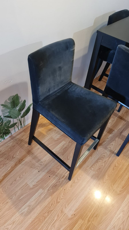 Bar Dining Table with 4 high Chairs - photo 4