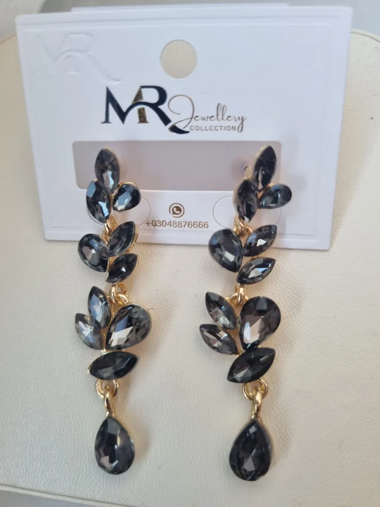 Dangle Earrings image indicator(2)