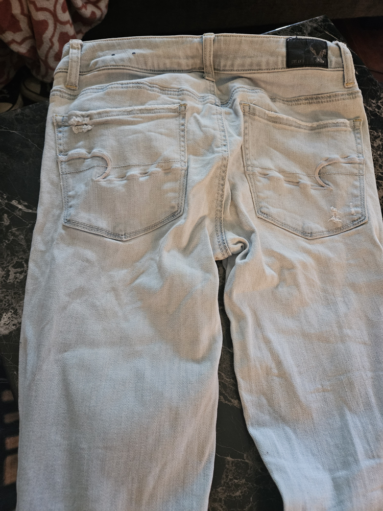 American Eagle Distressed Jeans - Size 4 - photo 2
