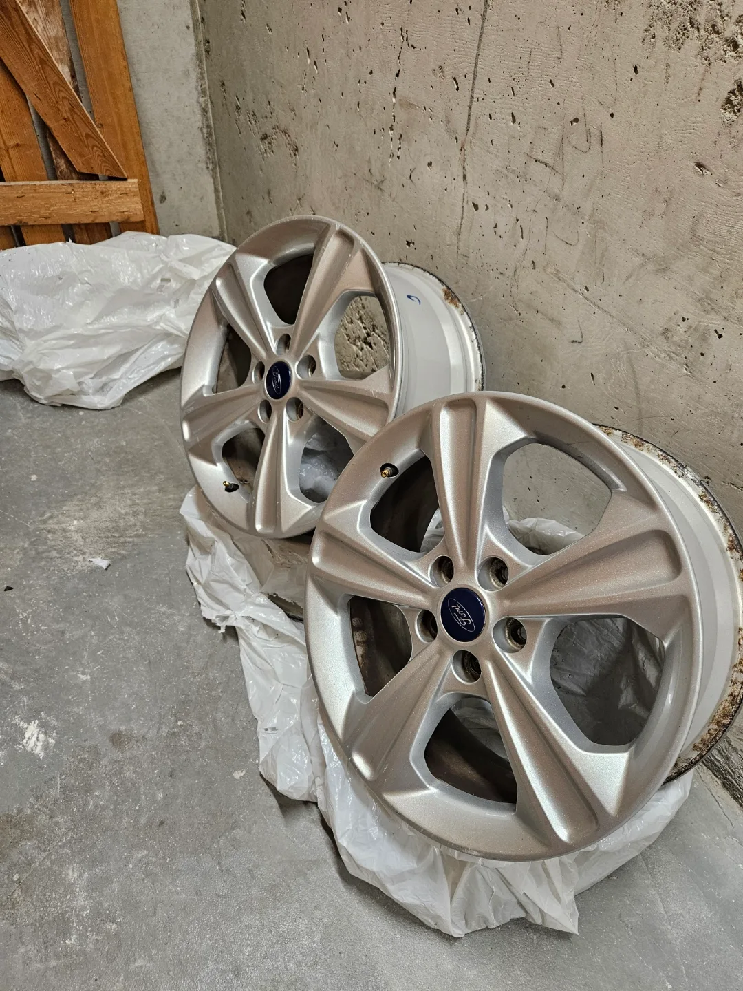 Ford Tire Rims thumbnail