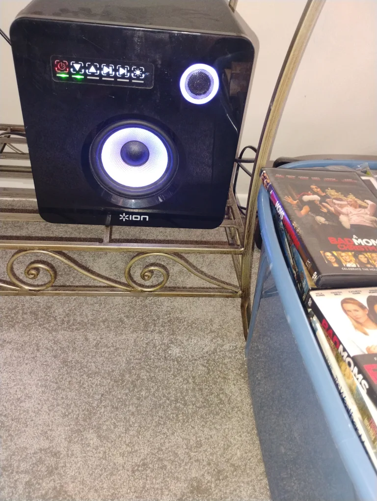 ION Speaker with Colour Changing LED image indicator(3)