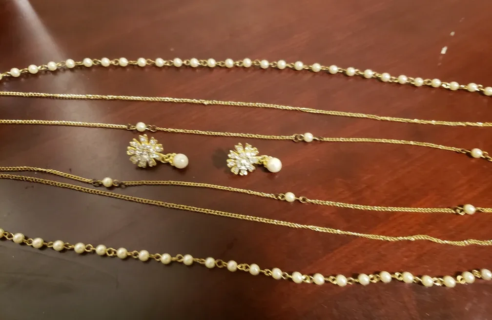 Gold Tone Necklace & Earring Set image indicator(2)