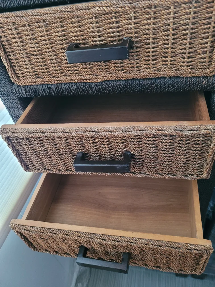 5-Piece Wicker Bedroom Set image indicator(2)