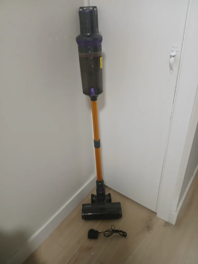 Laresar Cordless Vacuum Cleaner thumbnail