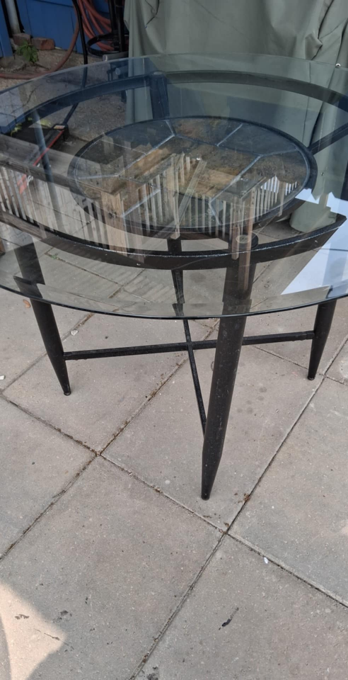 Round Glass Table - photo 5
