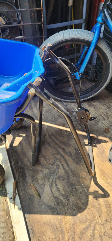 Powerfist Fertilizer Spreader - photo 2
