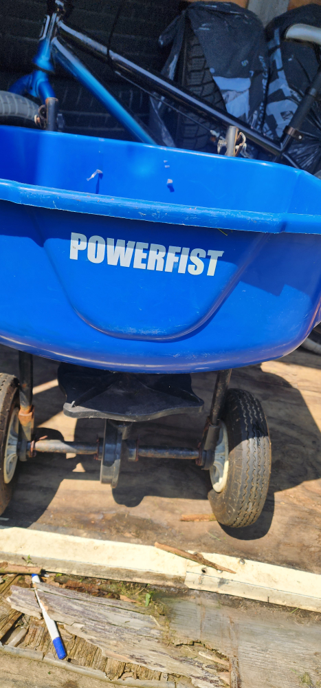 Powerfist Fertilizer Spreader - photo 3