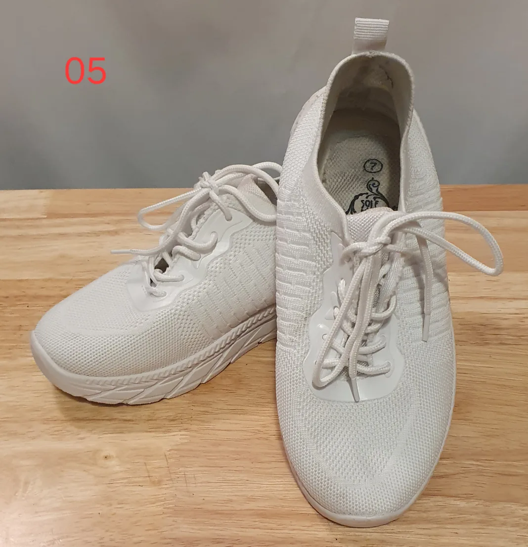 White Women's Sneakers, size 7 (05) thumbnail