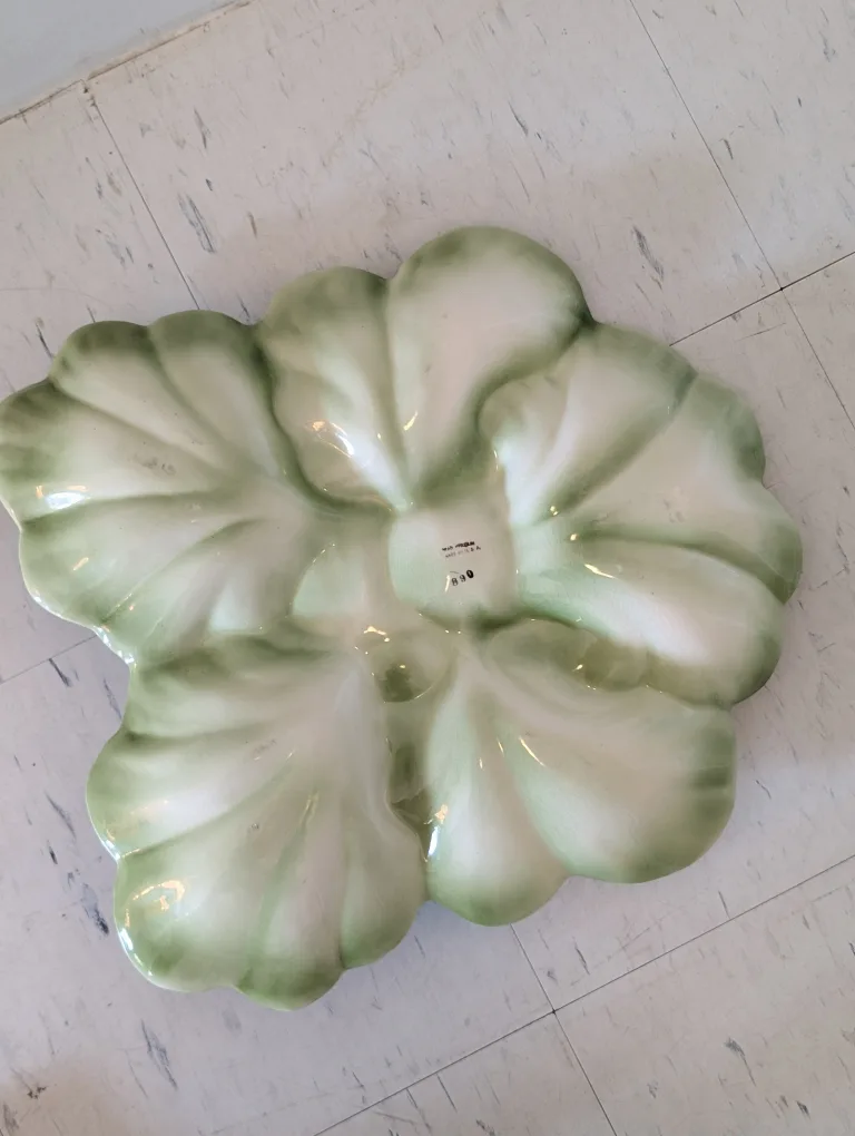 Napco Ceramic Cabbage Leaf Dish image indicator(4)