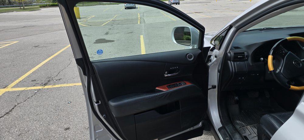 Silver SUV for Sale - photo 5