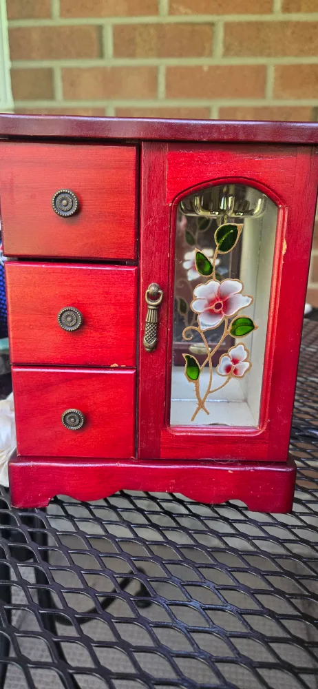 Vintage Red Jewelry Box thumbnail