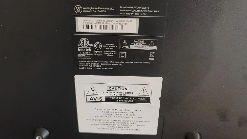 Westinghouse WD40FW2610 40" TV with roku stick image indicator(3)