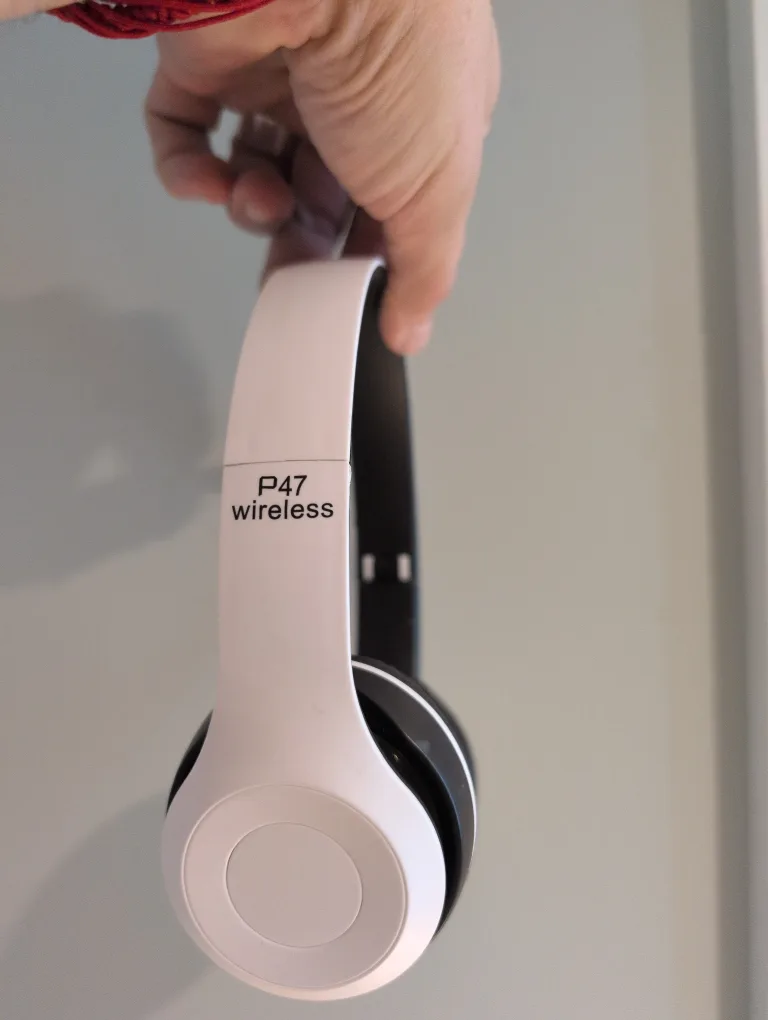 P47 Wireless Headphones - White & Black thumbnail