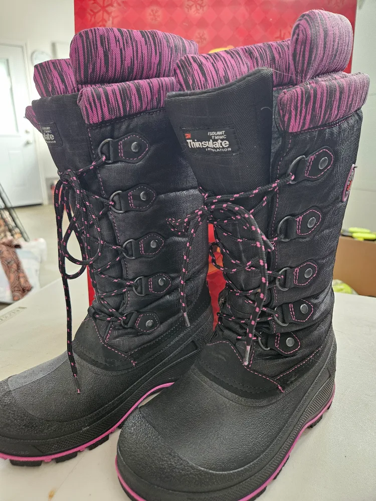 Christmas in July Girls Size 4  Sub Zero Winter Boots thumbnail