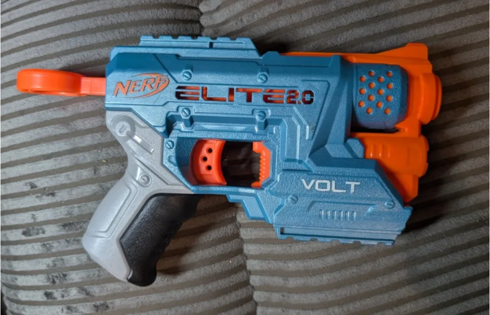LIKE NEW - 2 NERF BLASTERS + DARTS image indicator(6)