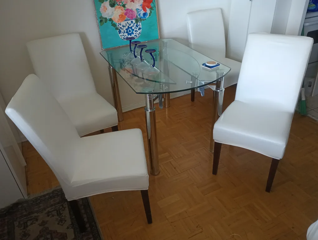FREE! Set of 4 off-white Parson's dining chairs #freecycle thumbnail