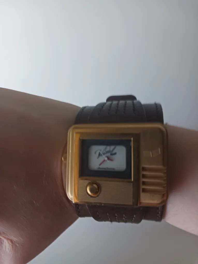 Vintage Retro TV Watch thumbnail