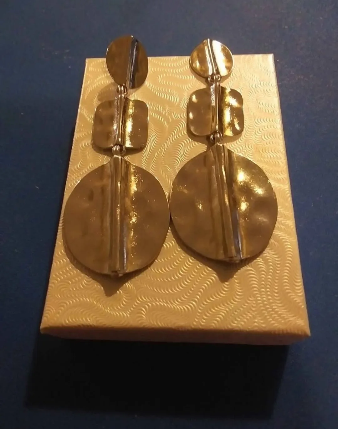 3 pairs of earrings image indicator(3)