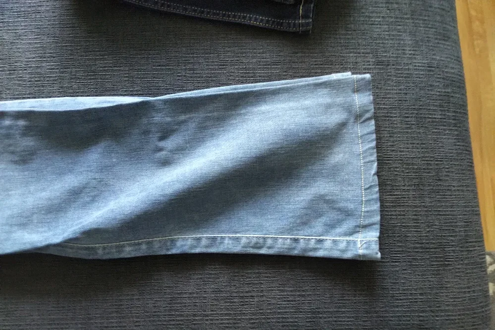 Jeans Bundle-guess & Levi's image indicator(4)